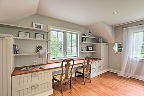 Barn-like Studio Suite w/ Flowering Garden!