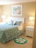 1 Mi to Shelter Cove: Hilton Head Resort Condo!