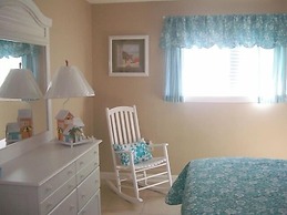 1 Mi to Shelter Cove: Hilton Head Resort Condo!