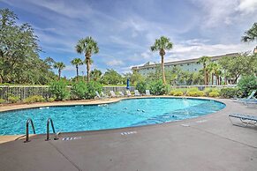 1 Mi to Shelter Cove: Hilton Head Resort Condo!