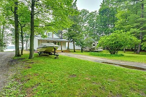 Cozy Waterfront Hale Cottage on Long Lake!