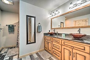 Hot Tub & Game Room: Mountaintop Cabin in Murphy!