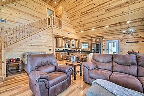 Hot Tub & Game Room: Mountaintop Cabin in Murphy!