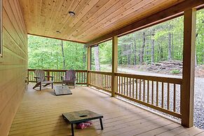Hot Tub & Game Room: Mountaintop Cabin in Murphy!