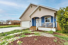 Stunning Clovis Home ~ 1 Mile to Old Town!