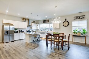 Stunning Clovis Home ~ 1 Mile to Old Town!