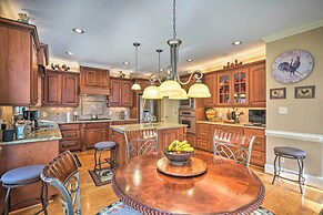 Luxury Estate: Private Hot Tub & Pickleball Court