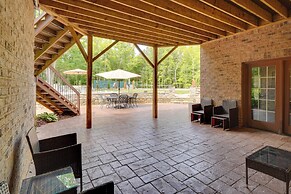 Luxury Estate: Private Hot Tub & Pickleball Court