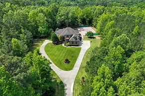Luxury Estate: Private Hot Tub & Pickleball Court