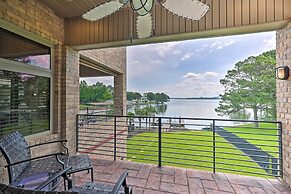 Waterfront Home ~ 4 Mi to Oaklawn Racing Casino!