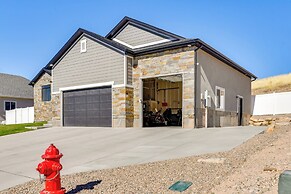 Sleek & Modern Morgan Abode: Great for Families!