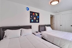 Sleek & Modern Morgan Abode: Great for Families!