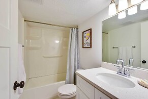 Sleek & Modern Morgan Abode: Great for Families!