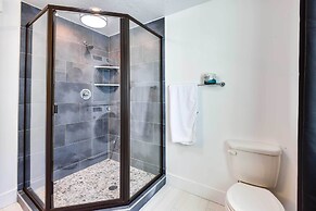 Sleek & Modern Morgan Abode: Great for Families!