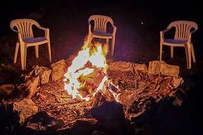 Peaceful Sevierville Home w/ Private Hot Tub!