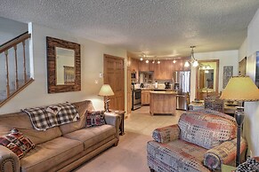 Red River Home w/ 2 Balconies - 1 Block to Main St