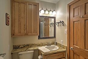 Red River Home w/ 2 Balconies - 1 Block to Main St