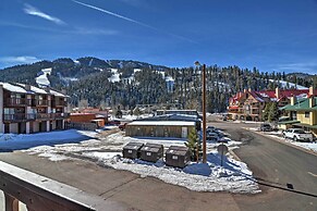 Red River Home w/ 2 Balconies - 1 Block to Main St