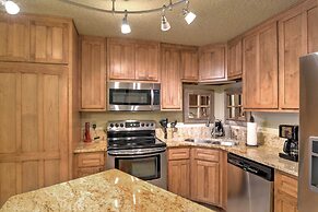 Red River Home w/ 2 Balconies - 1 Block to Main St