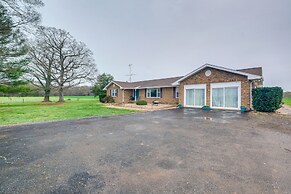 Bealeton Farmhouse Vacation Rental w/ Fire Pit