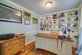 Bealeton Farmhouse Vacation Rental w/ Fire Pit