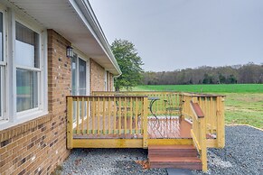 Bealeton Farmhouse Vacation Rental w/ Fire Pit