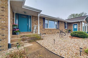 Bealeton Farmhouse Vacation Rental w/ Fire Pit