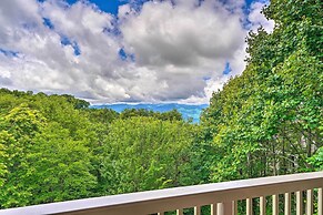 Sunny Burnsville Condo: Balcony w/ Mountain Views!