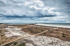 Beachfront Dauphin Island Condo: Pool Access!