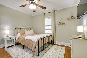 Fayetteville Vacation Rental - 1 Mi to Downtown!
