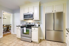 Fayetteville Vacation Rental - 1 Mi to Downtown!