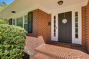 Fayetteville Vacation Rental - 1 Mi to Downtown!