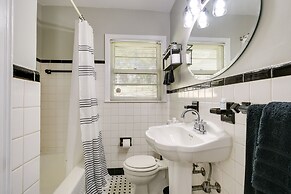 Fayetteville Vacation Rental - 1 Mi to Downtown!