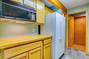 Mtn-view Breck Home w/ Hot Tub ~ 1 Mi to Ski Lift!