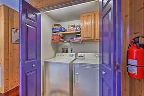 North Carolina Escape w/ Deck, Grill & Fire Pit!