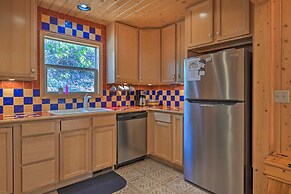 North Carolina Escape w/ Deck, Grill & Fire Pit!