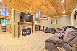 Red River Gorge Cabin w/ Private Hot Tub!