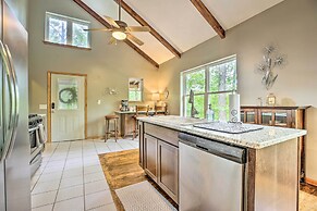 Red River Gorge Cabin w/ Private Hot Tub!