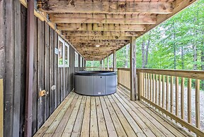 Red River Gorge Cabin w/ Private Hot Tub!