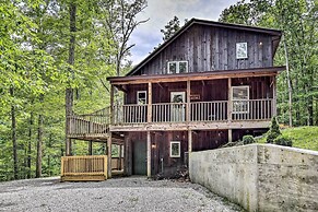 Red River Gorge Cabin w/ Private Hot Tub!