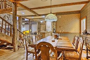 River Access + Mtn Views: Cullowhee Lodge!