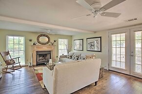 Lovely Pottsboro Home w/ Patio & Fire Pits!