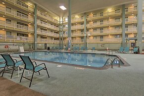 Walk to Beach: Hilton Head Resort Condo w/ Pools!