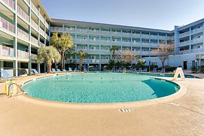Walk to Beach: Hilton Head Resort Condo w/ Pools!