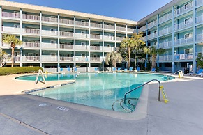 Walk to Beach: Hilton Head Resort Condo w/ Pools!