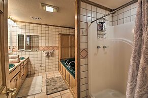 Lakefront Gem w/ Docks in Hot Springs!