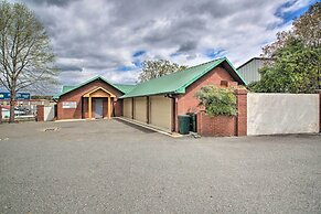 Lakefront Gem w/ Docks in Hot Springs!