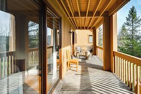 Ski-in/out & Golf Condo w/ A/C at Holiday Valley!