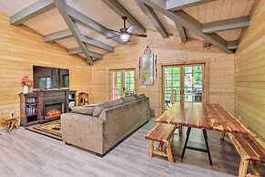 Pet-friendly Otto Mountain Cabin w/ Fireplace!