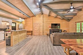 Pet-friendly Otto Mountain Cabin w/ Fireplace!